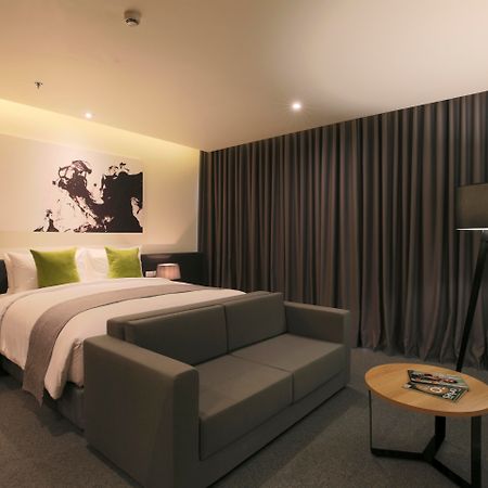 Hotel Zazz Urban Ho Chi Minh Esterno foto