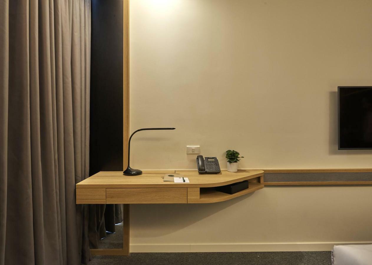 Hotel Zazz Urban Ho Chi Minh Esterno foto